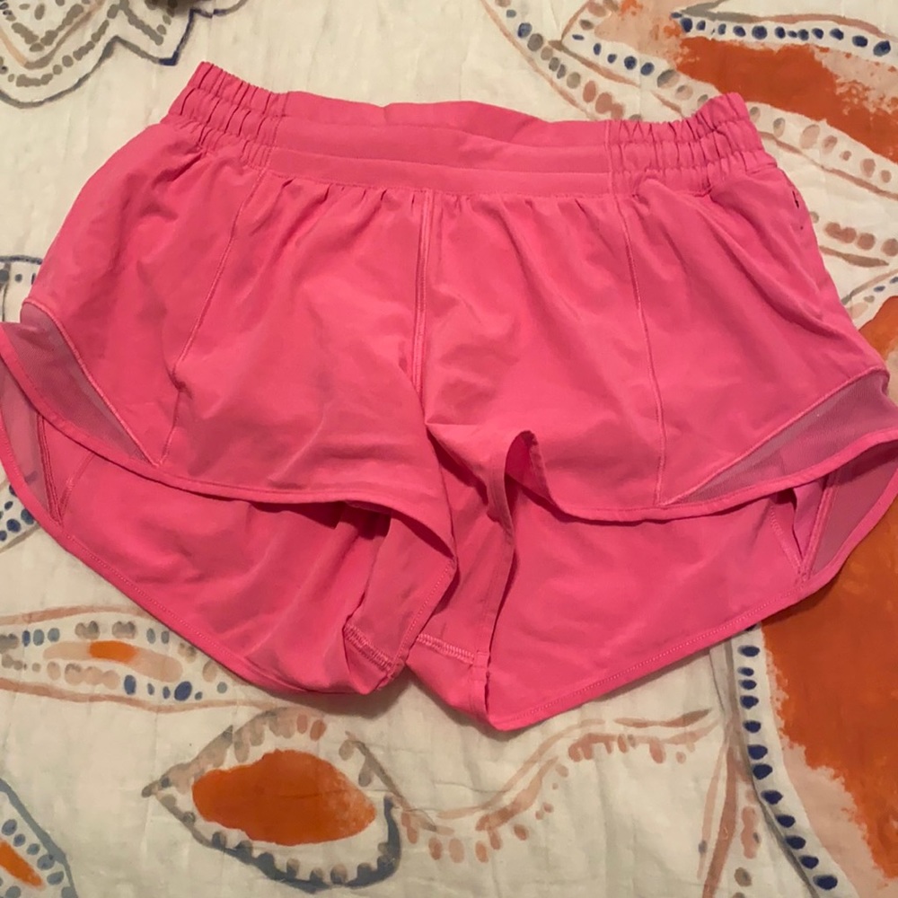 Lululemon 2 1/2 inch Hotty Hot Shorts!
